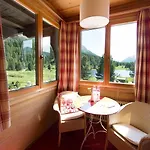 Otel Restorant Lej Da Staz 3*